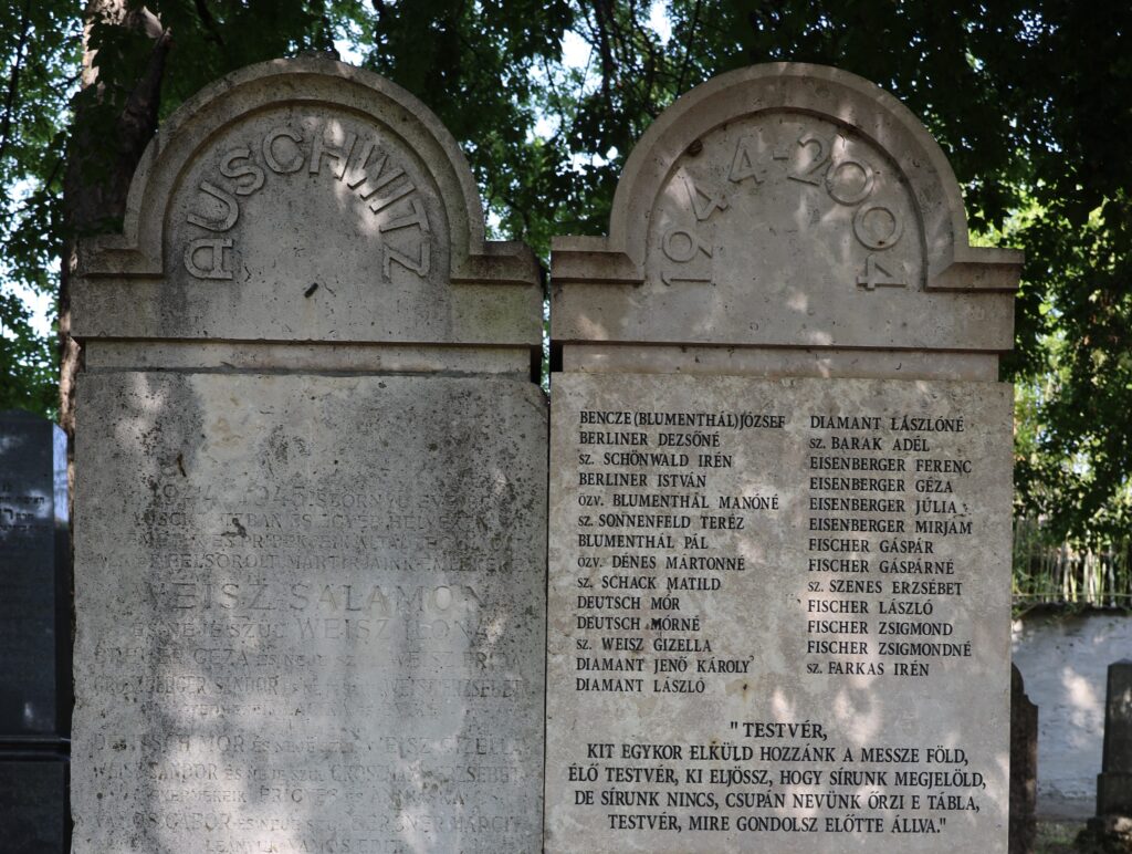 Emlékezés a holokauszt áldozataira Gödöllő Város Önkormányzata Gödöllő Város Önkormányzata - Emlékezés a holokauszt áldozataira