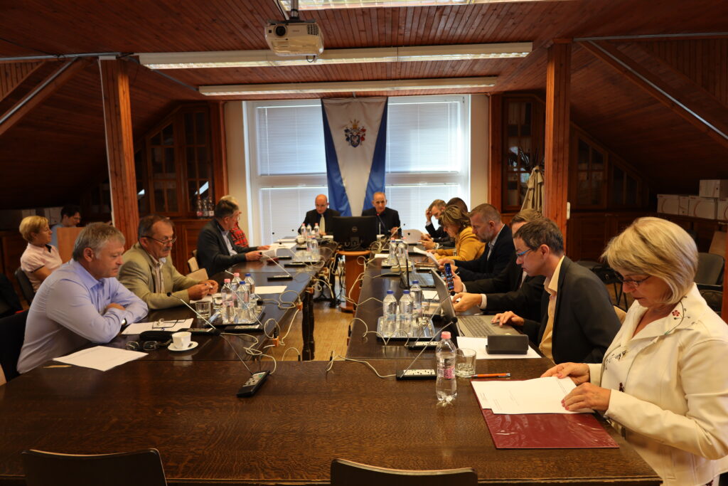 Gödöllő Város Önkormányzata - Székhely és névhasználatról döntött a képviselő-testület