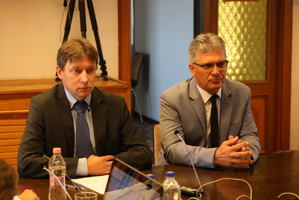 Gödöllő Város Önkormányzata - Új vezető, 50 millió plusz a feladatellátásra - A VÜSZI-t érintő döntések a képviselő-testület ülésén