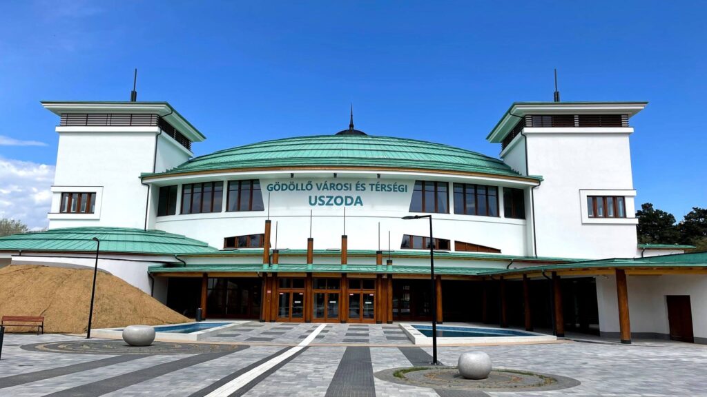 Gödöllő Város Önkormányzata - Az uszoda megnyitására készül a MATE