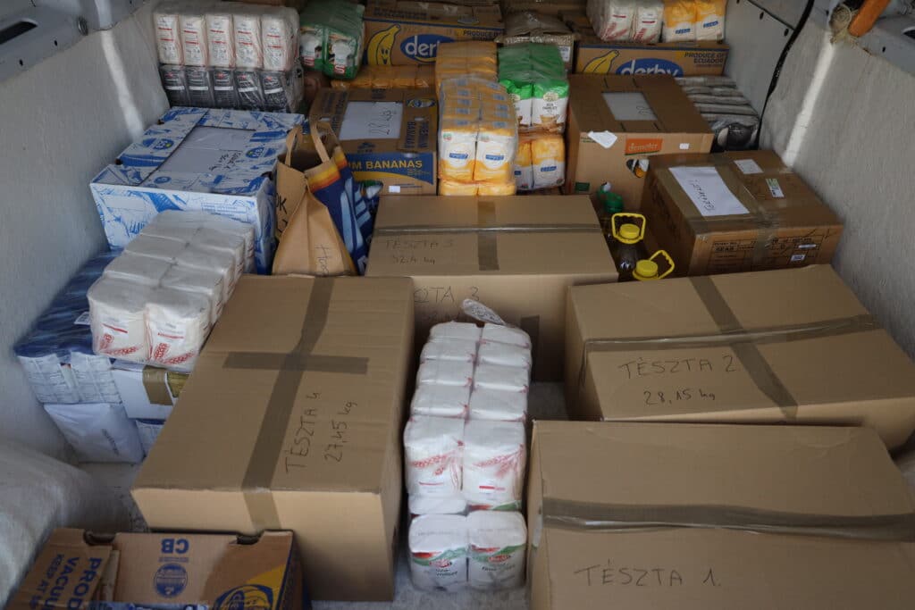 Elindult az első segélyszállítmány Beregszászra Gödöllő Város Önkormányzata Gödöllő Város Önkormányzata - Elindult az első segélyszállítmány Beregszászra
