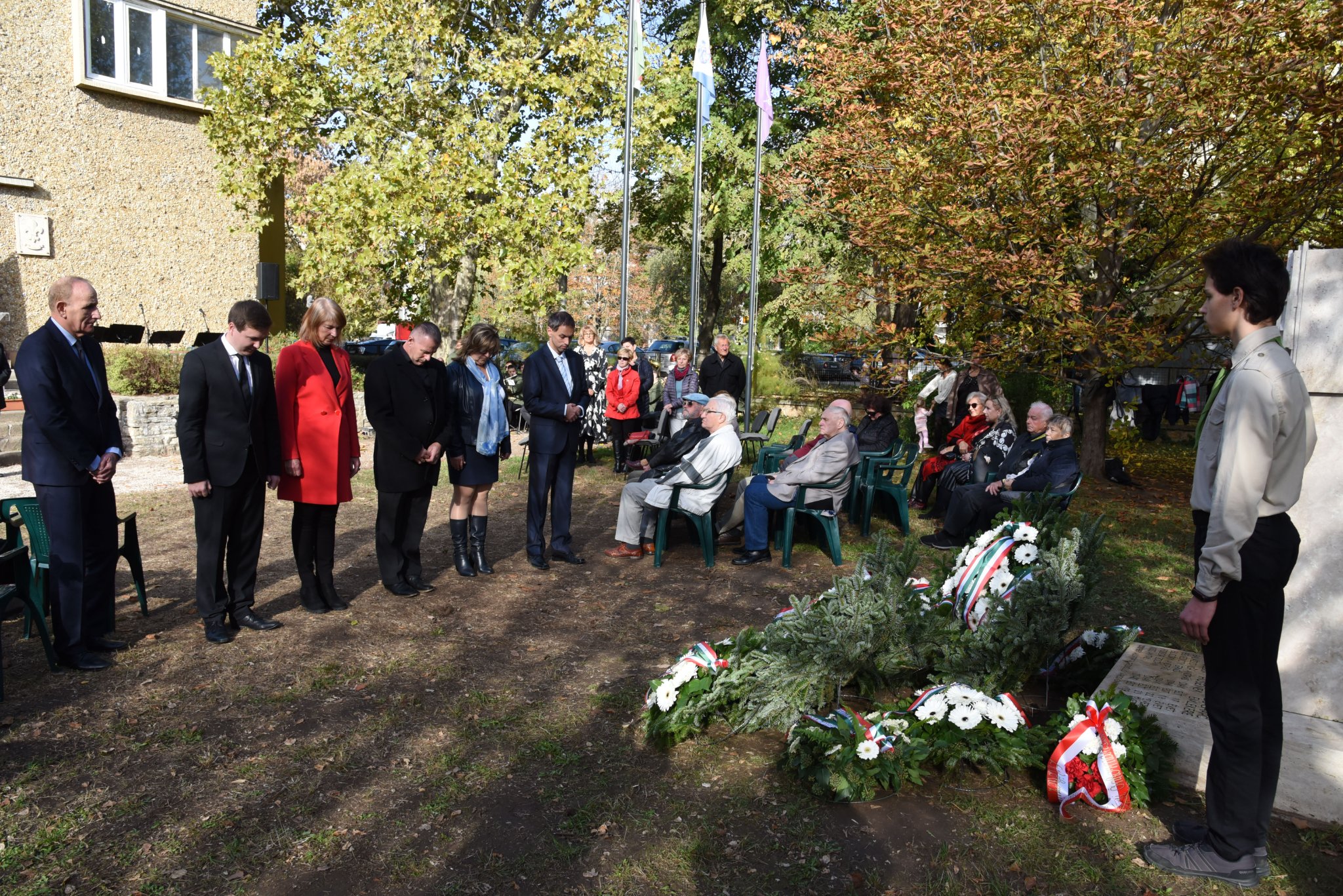 Gödöllő Város Önkormányzata - Tisztelgés '56 hősei előtt
