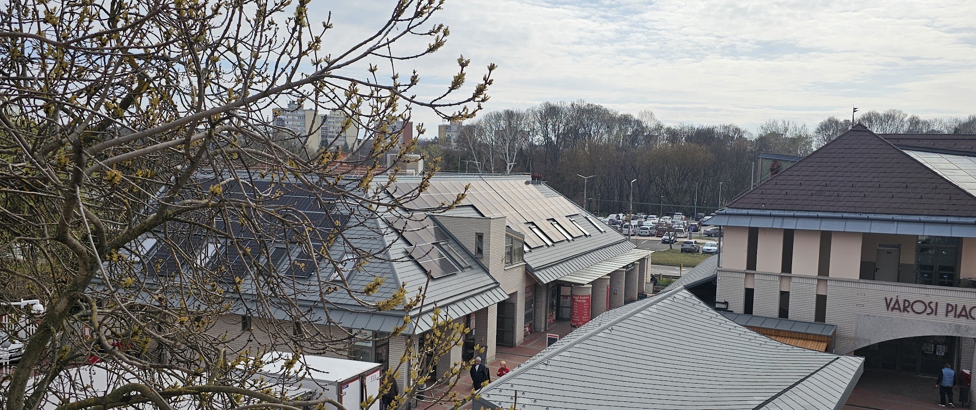 Gödöllő Város Önkormányzata - Megújult a gödöllői piac – a jövő energiájával működik