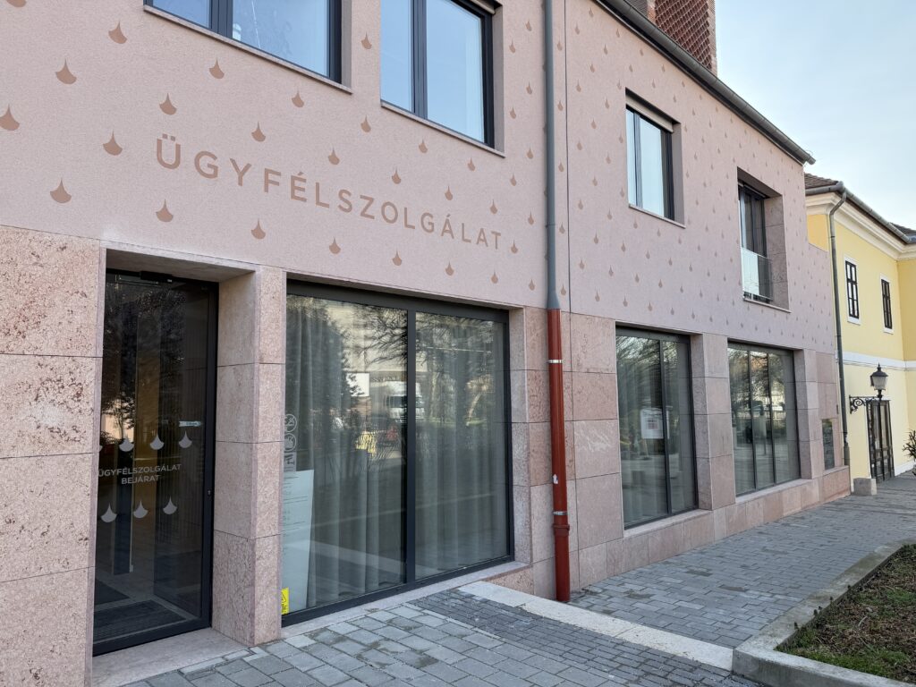 Gödöllő Város Önkormányzata - Megnyitott az ügyfélszolgálat